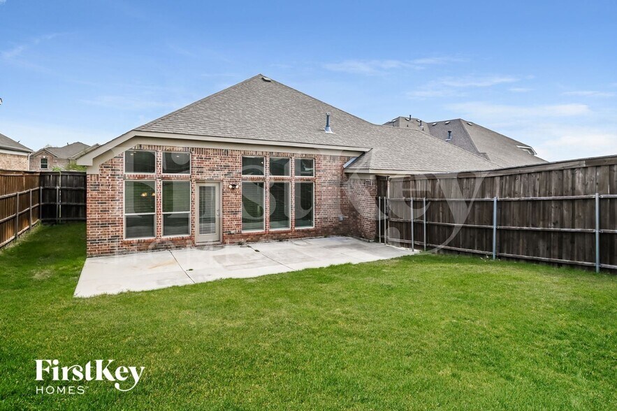 Building Photo - 2921 Regents Park Ln