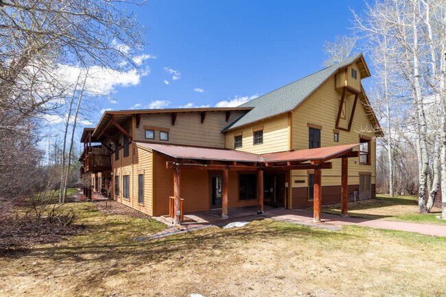 Building Photo - 2740 Shadowmoon Ln