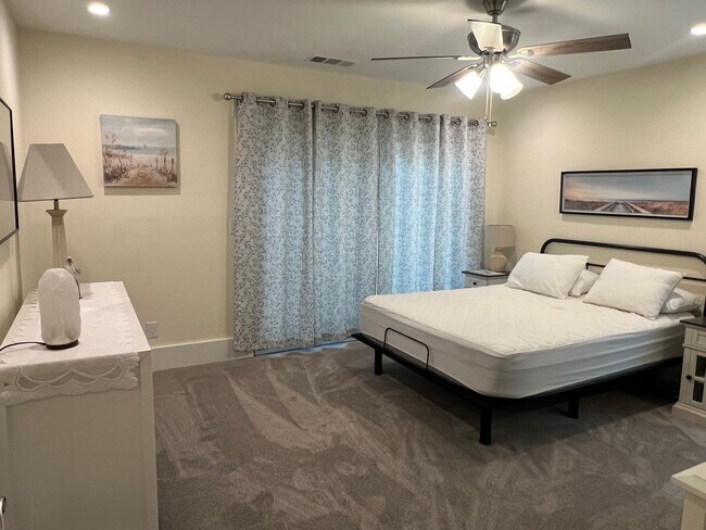 Building Photo - Briarwood Villa - One Level, Golf View