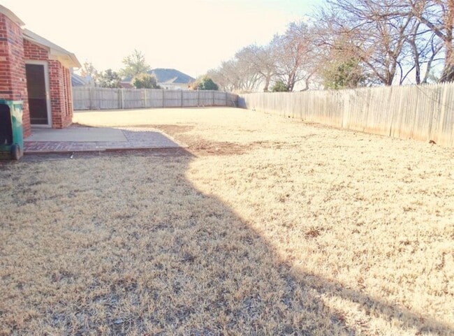 Building Photo - 3301 Buckingham Pl