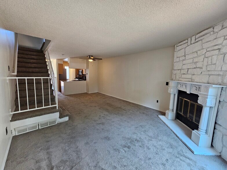 Building Photo - 4253 Baytown Dr