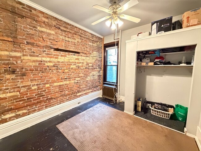 Building Photo - Large 3 Bedroom Open July 1st!