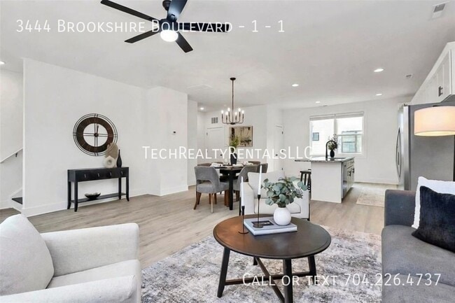 Building Photo - 3444 Brookshire Blvd