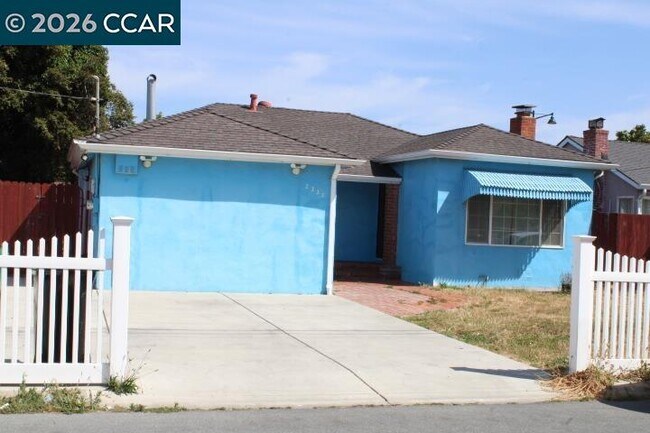 Building Photo - 2337 Rumrill Rd