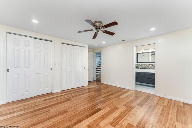 Building Photo - 670 Killarney Dr