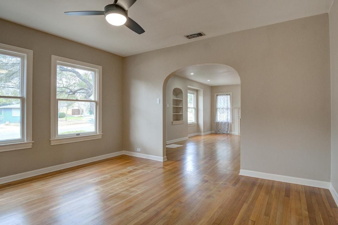 Building Photo - 426 Garraty