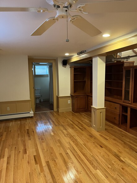 Finished basement, no fan - 27 Clearwater Dr