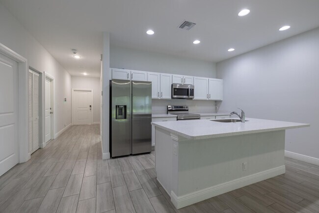 Building Photo - 2240 84th Ct