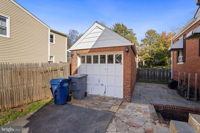 Building Photo - 6066 Wooten Dr