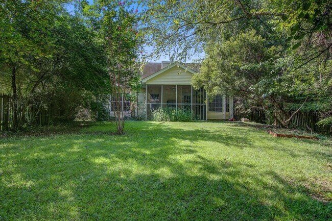 Building Photo - 524 Beverly Dr