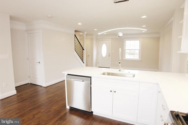 Building Photo - 12307 Chesterton Dr