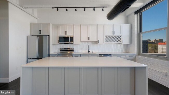 Building Photo - 444 N 4th St