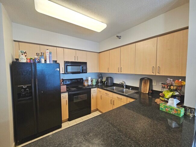 Building Photo - 512 N McClurg Ct