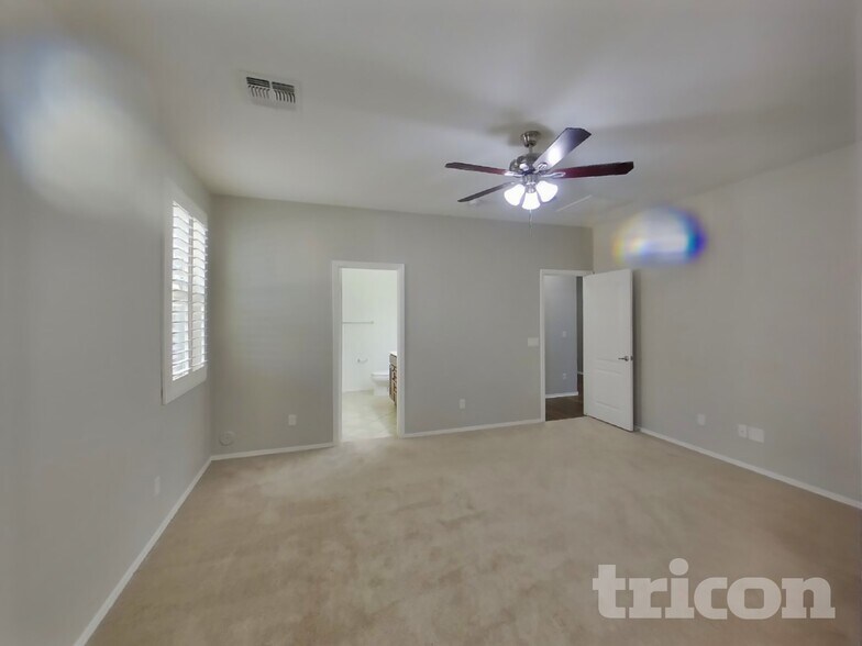 Building Photo - 3439 E Michelle Way