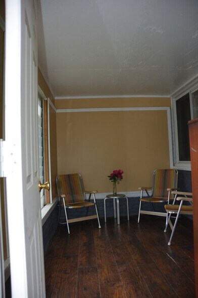 Building Photo - 24271 Kenosha St