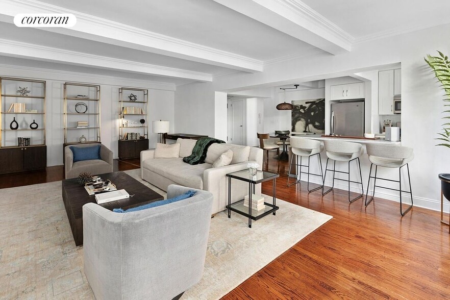 Building Photo - 350 W 57th St