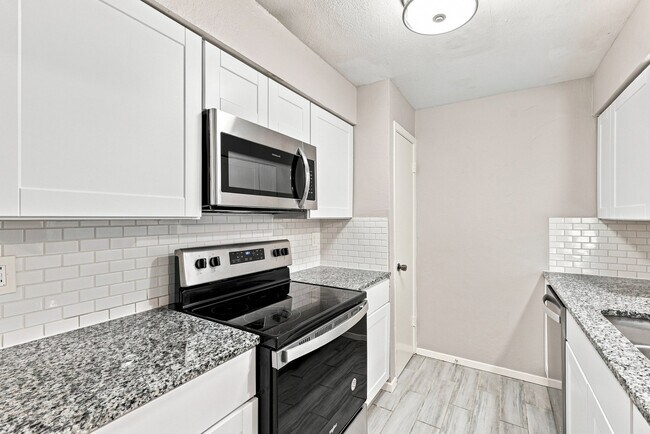 Building Photo - 4BR/2.0BA Single Family - Garland
