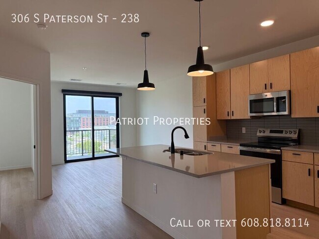 Primary Photo - 306 S Paterson St