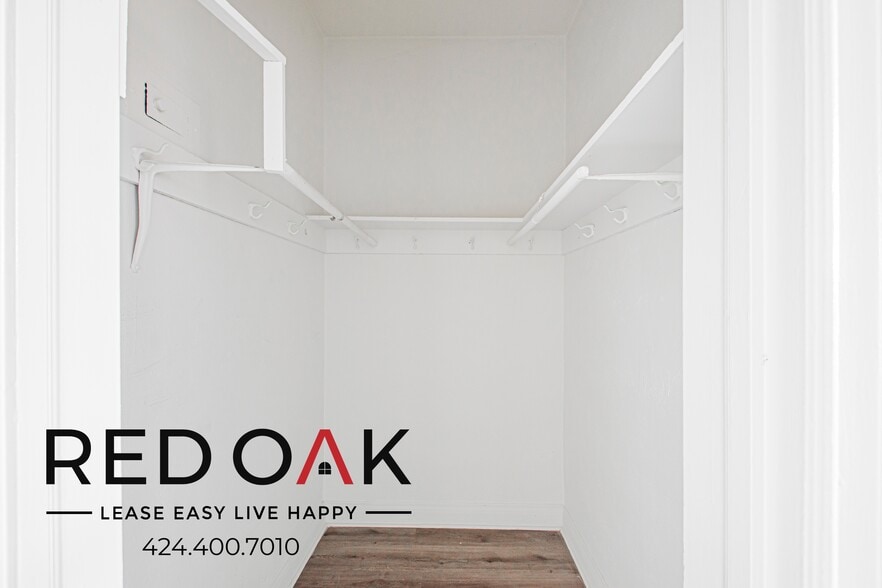 Building Photo - 335 S Berendo St