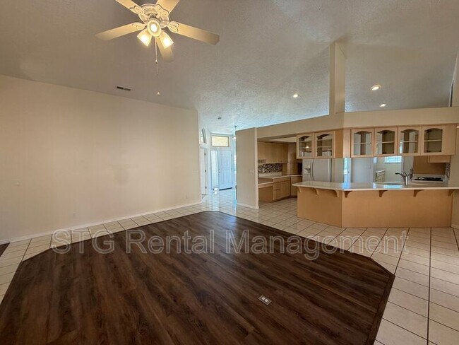 Building Photo - 3182 S Bloomington Dr W