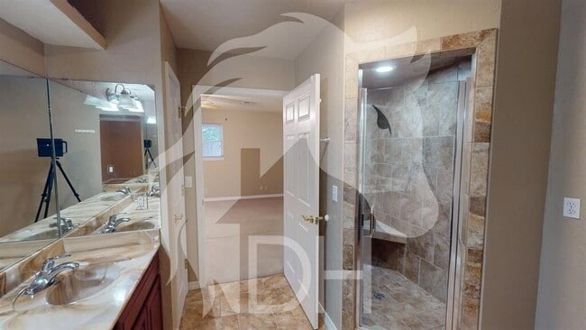 Building Photo - "Charming 3-Bed Home  in Woodward!"
