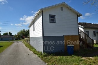 Building Photo - 1060 1/2 East Wabash St