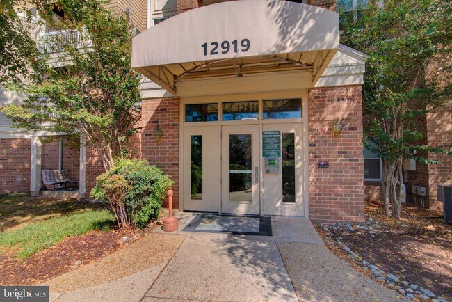 Building Photo - 12919 Alton Square