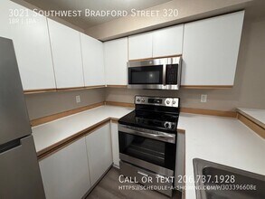 Building Photo - 3021 SW Bradford St