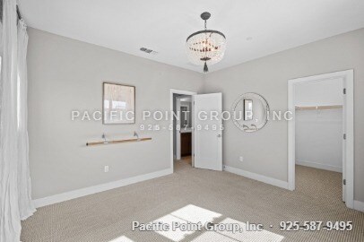 Building Photo - 285 Bear Creek Dr