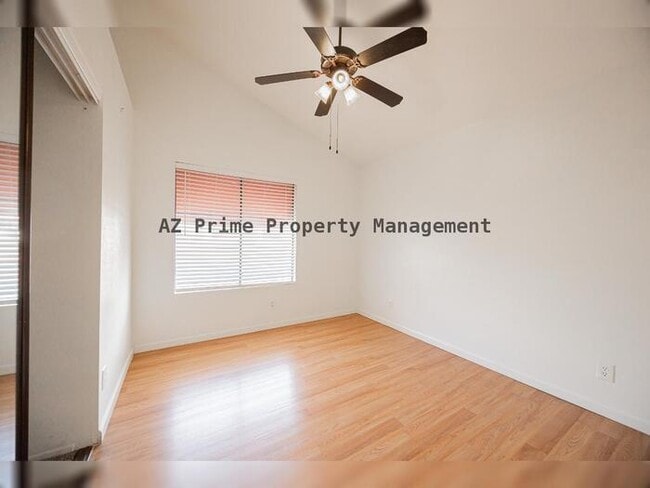 Building Photo - 2141 E Kirkland Ln