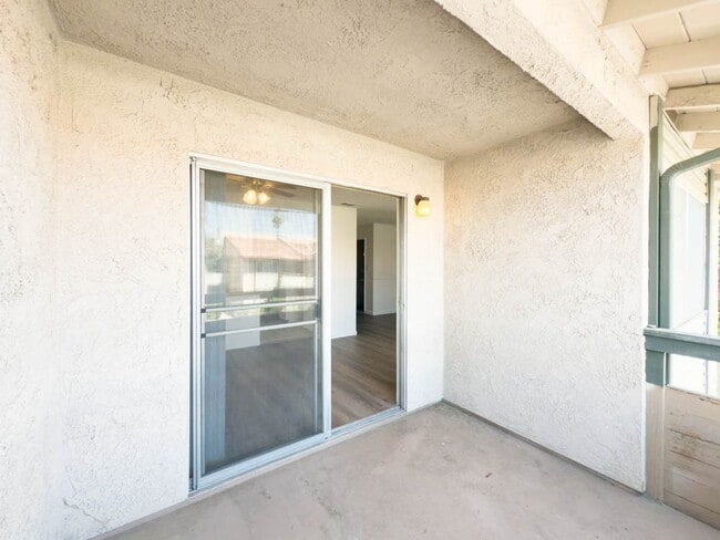 Building Photo - 2 BEDROOM 2 BATH CONDO IN GATED COMMUNITY ...
