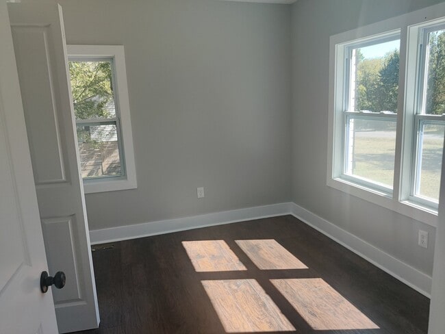 Building Photo - Updated 2 bed/2bth in Madison TN