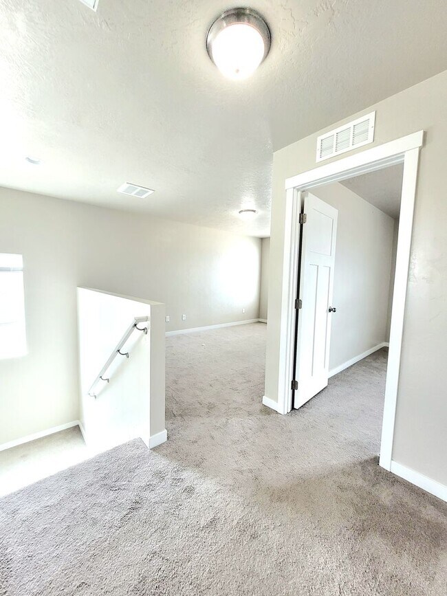 Building Photo - Beautiful 4 bedroom Nampa home
