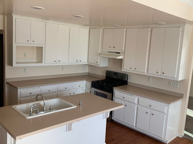 Kitchen 2 - 3670 S 60th St