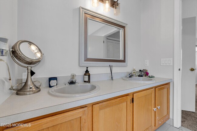 Building Photo - 210 Wingate Ct