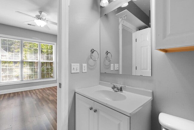 Building Photo - 5419 Magnolia Park Cir