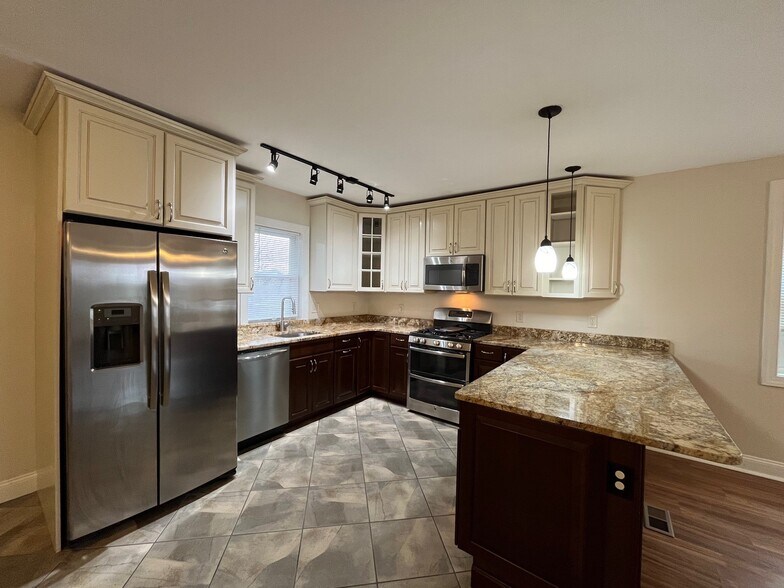 Building Photo - 6368 Morrowfield Ave