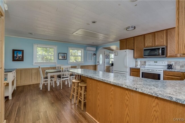 Building Photo - 216 Frontenac Blvd