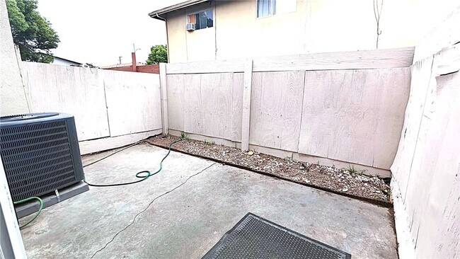 Building Photo - 4792 Canoga St