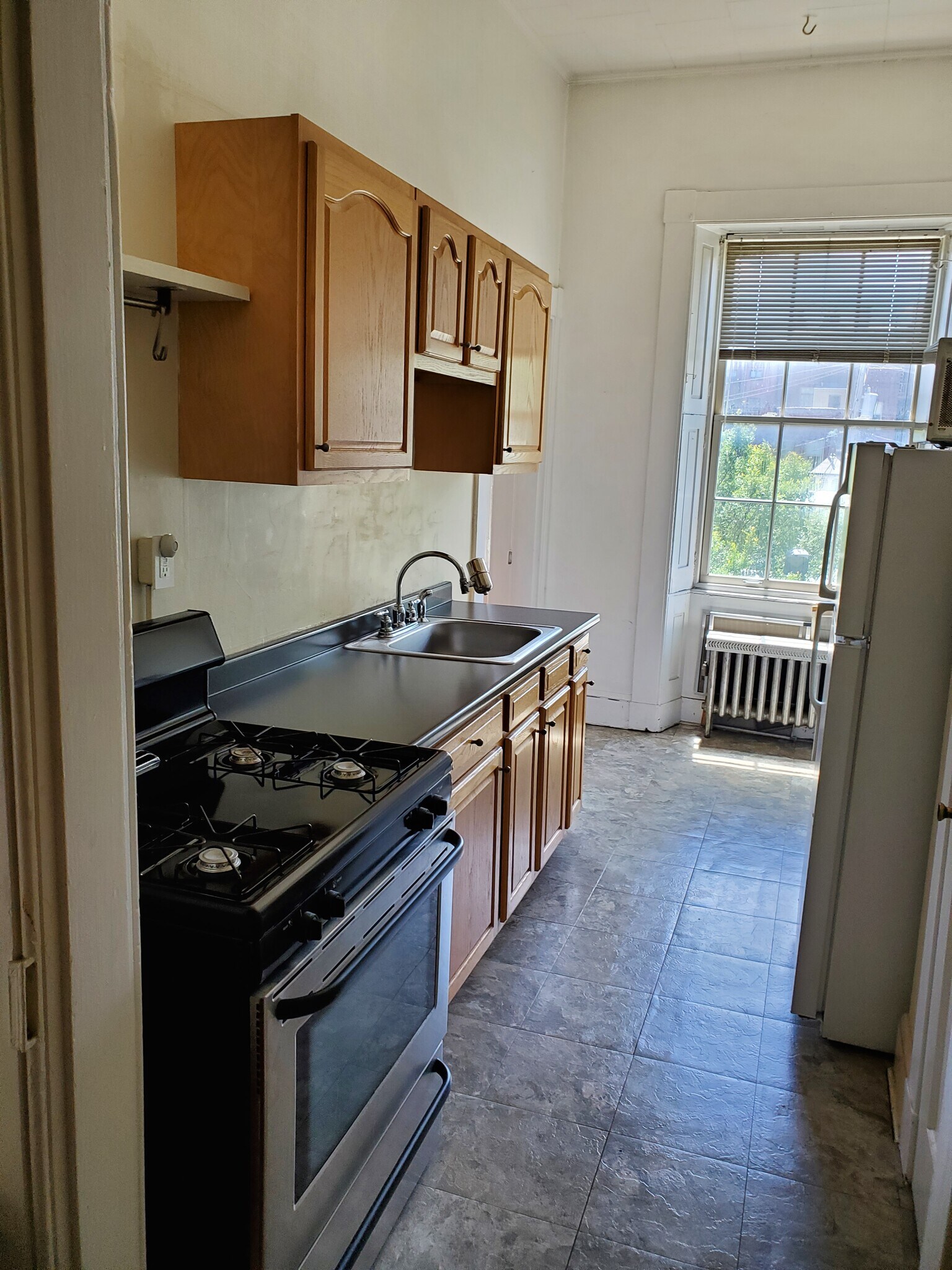 kitchen - 12 E Madison St