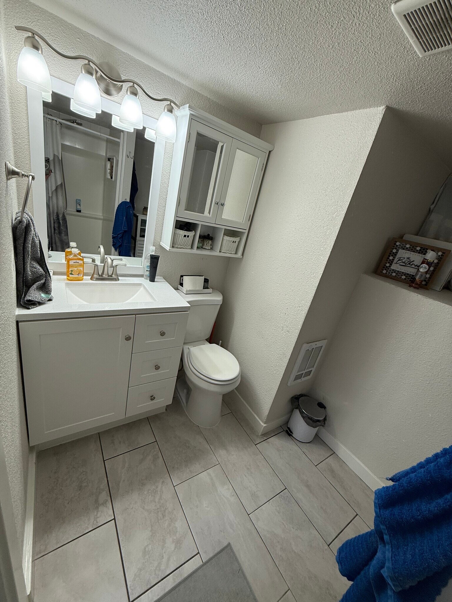 Building Photo - 1124 S Powerline Rd