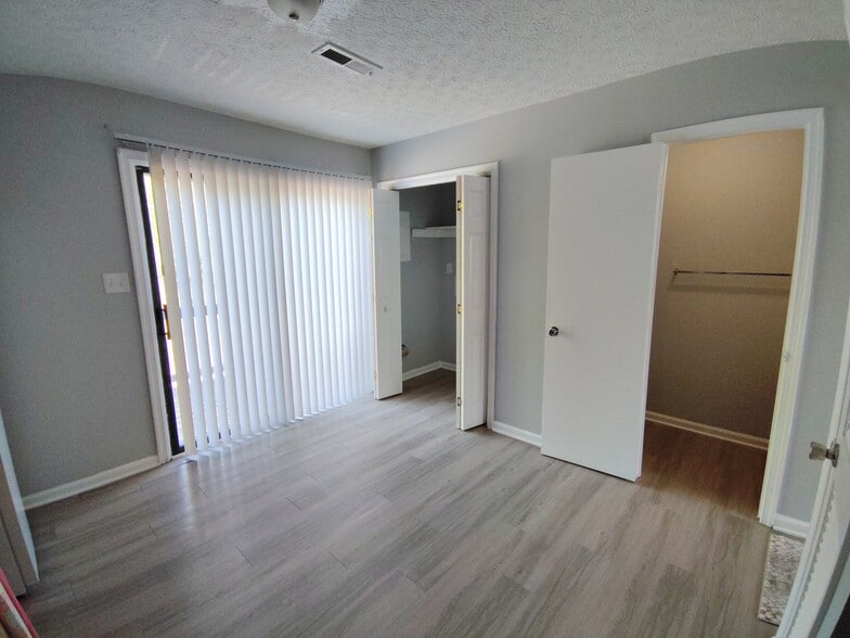 Building Photo - 9 Fonda Dr