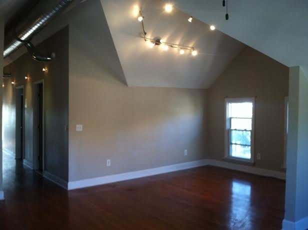 Building Photo - 378 Alexander St