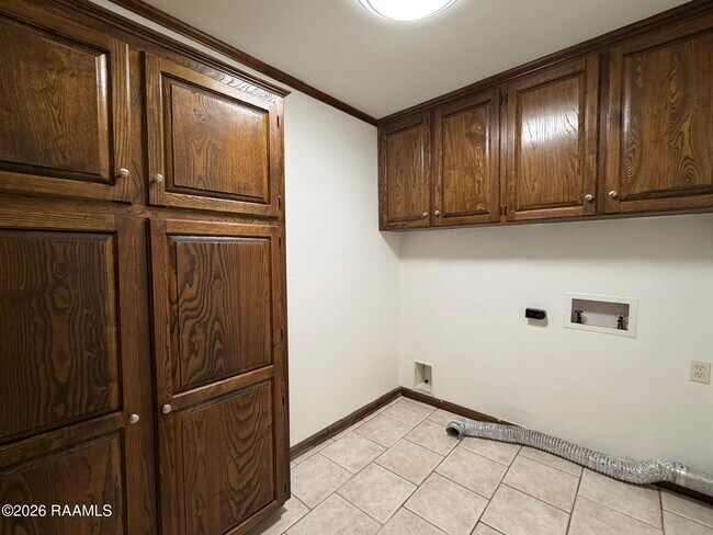 Building Photo - 204 Dublin Cir