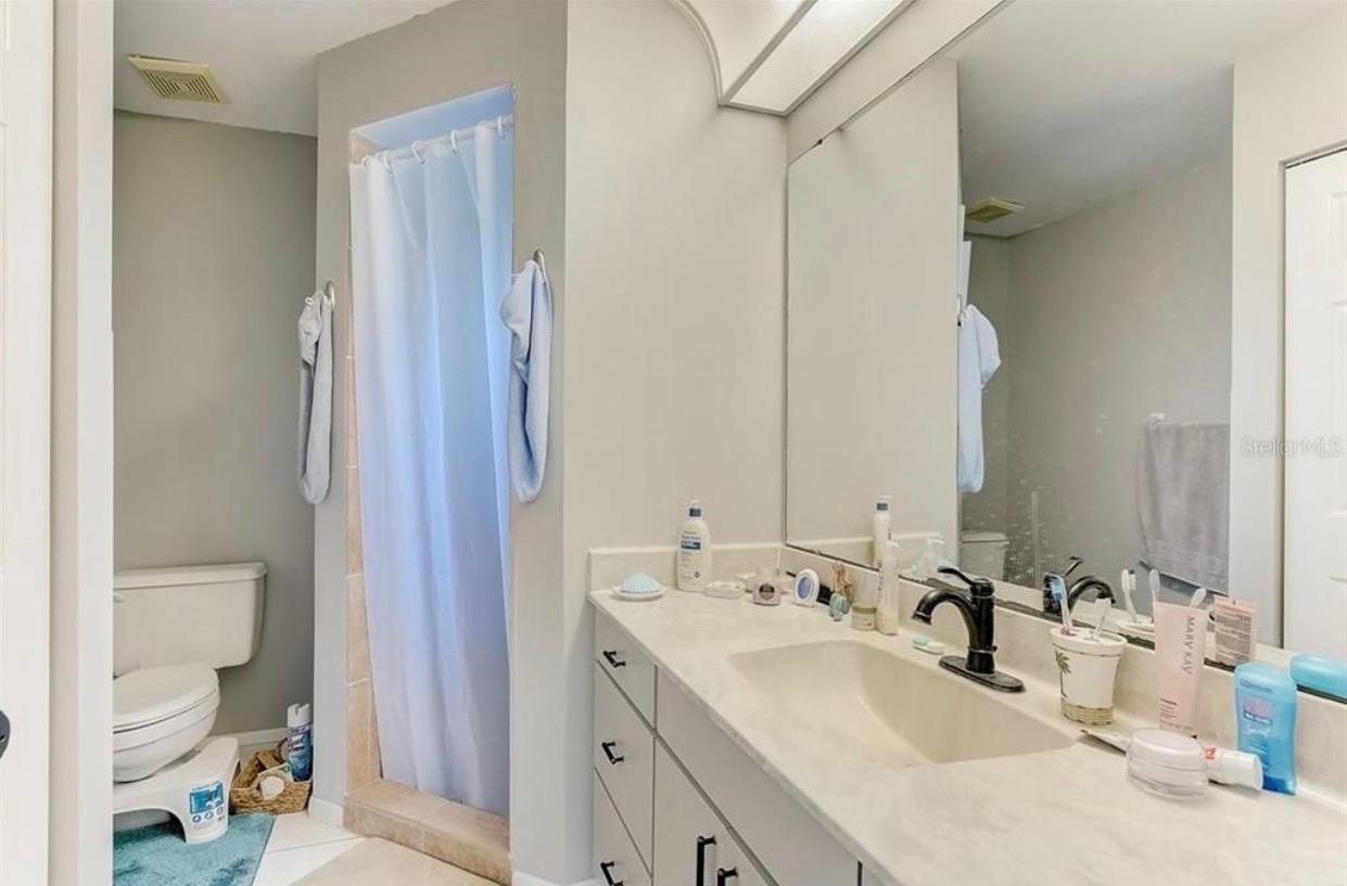 Building Photo - 2462 Briar Oak Cir