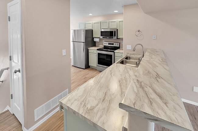 Building Photo - $2,050.00, 3 bed, 2.5 bath, located in Pal...