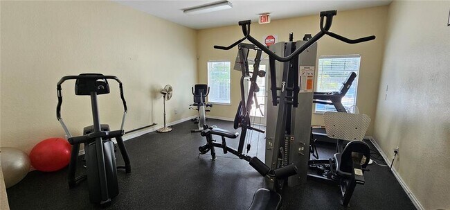 Building Photo - 3625 Square W Ln #4