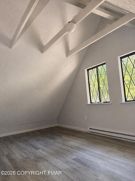 Building Photo - 2111 Spring Dr