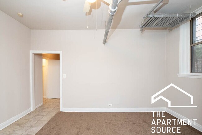 Building Photo - 1371 W Estes Ave