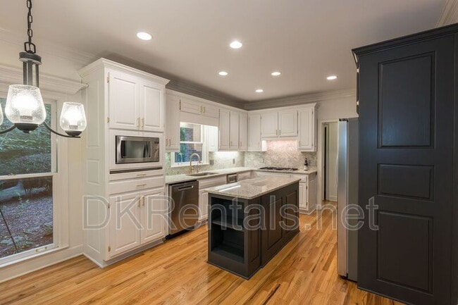 Building Photo - 250 Providence Pl Way